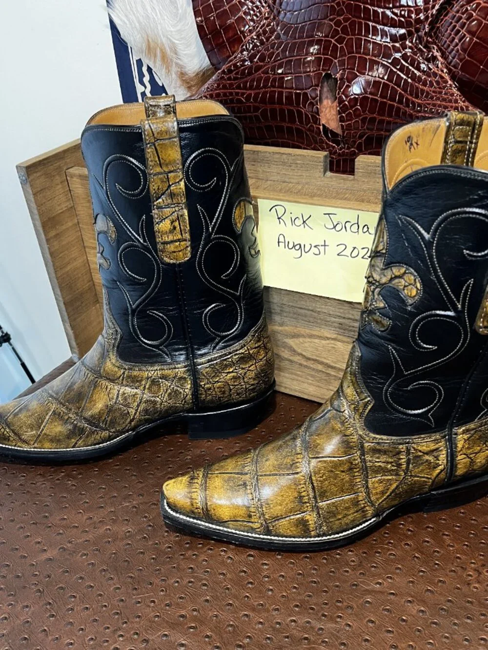 Custom Giant American Alligator Scaled Cowboy Boots in Men's Size 11D